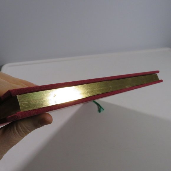 ME Believe Christmas Treasury Hardback Collectible Book (full size) - Picture 3 of 15